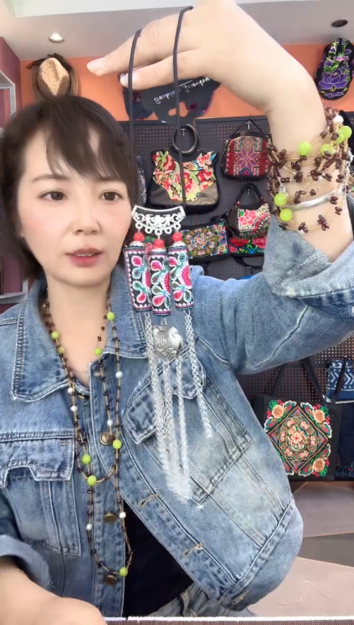 织绣机器刺绣合金毛衣链