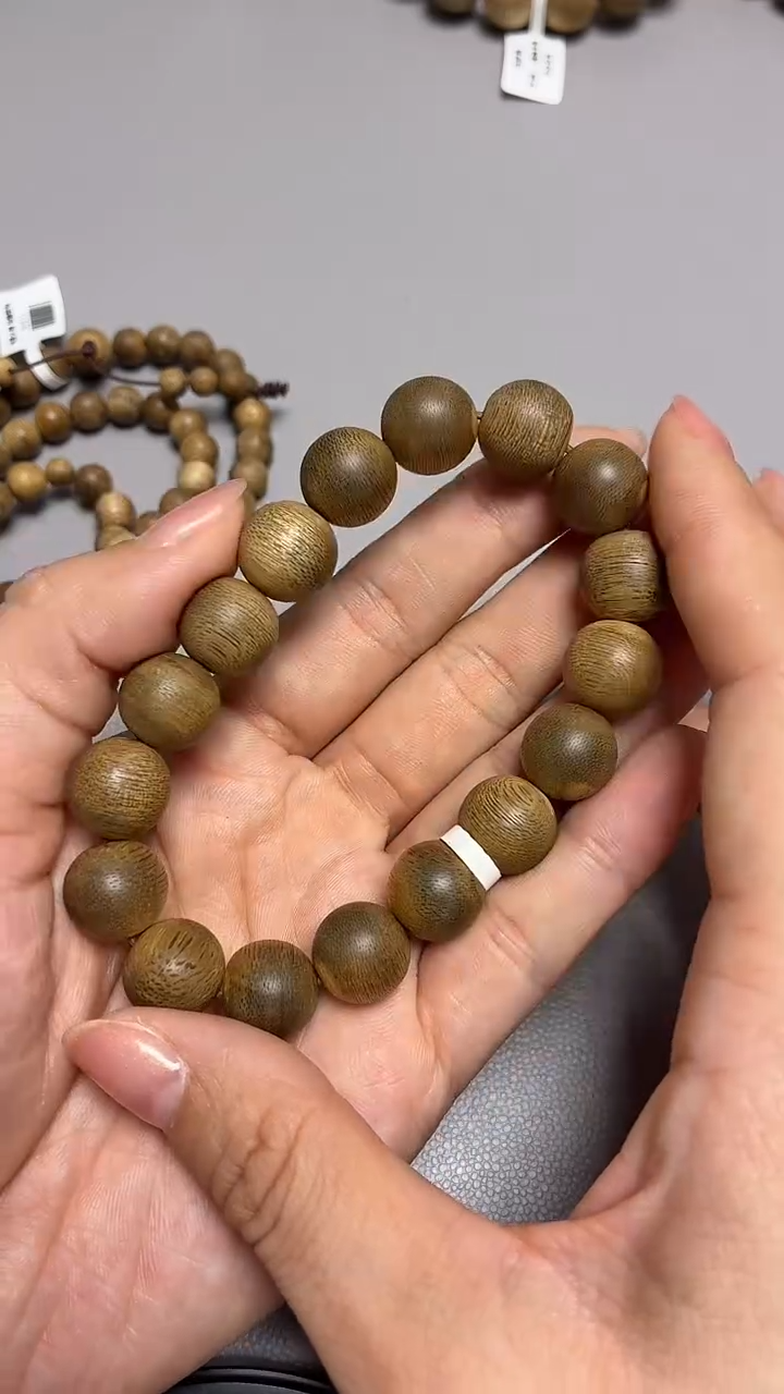沉香手串文莱圆珠单圈1.3虫漏多样性发其一