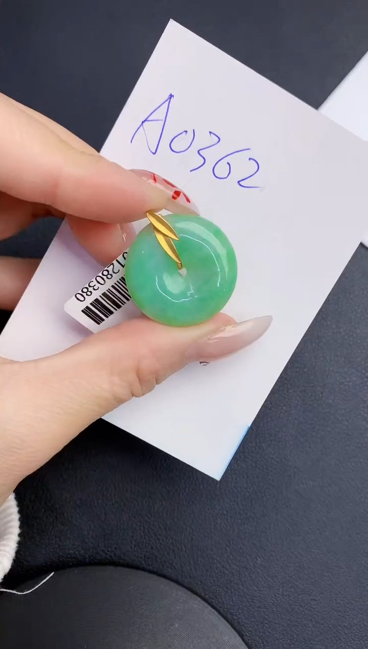 【闪购商品】翡翠颈饰18K金镶嵌00000000000