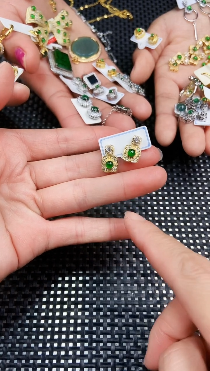 【闪购商品】翡翠耳饰未镶嵌111111111