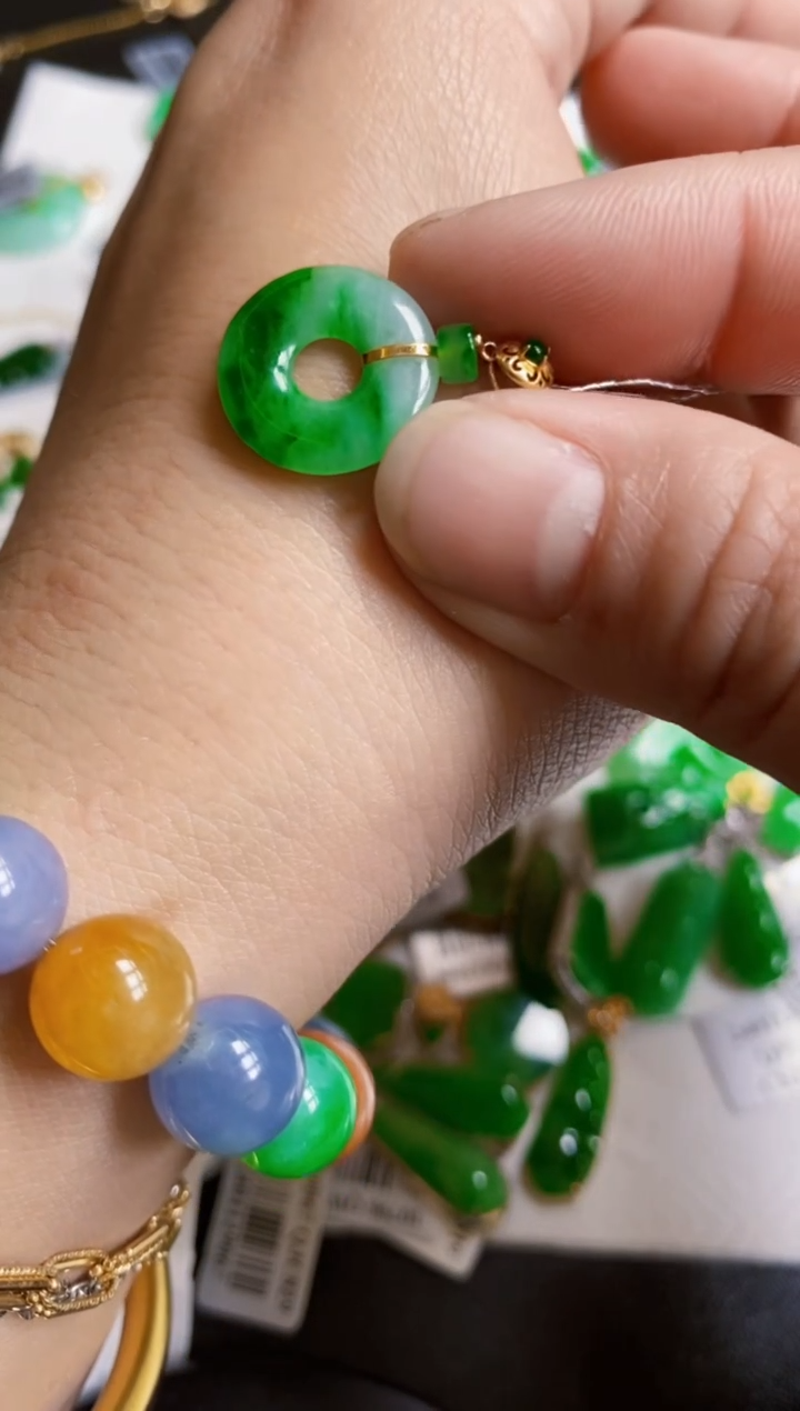 【闪购商品】翡翠颈饰18K金镶嵌吊坠