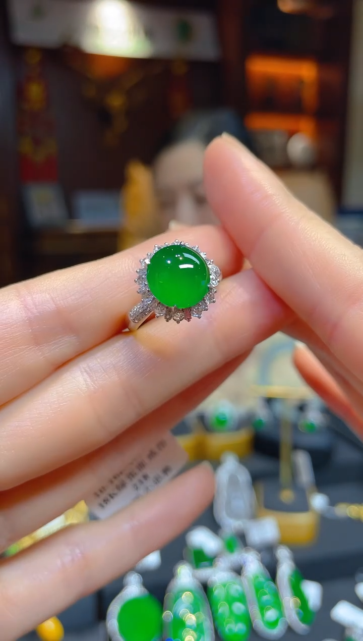 【闪购商品】翡翠戒指18K金镶嵌106700天然A货翡翠戒指