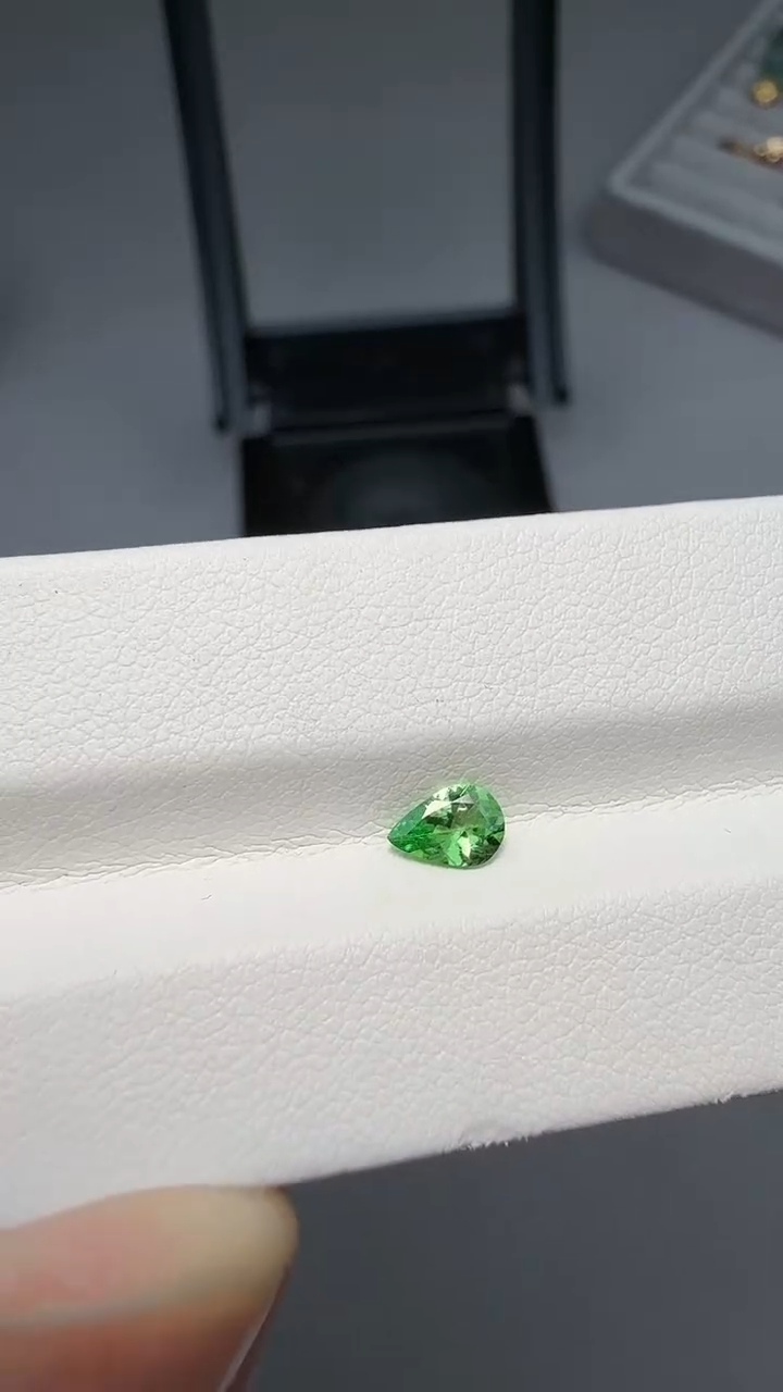 【闪购商品】石榴石（沙弗莱）裸石未镶嵌0.3ct-A202-1p