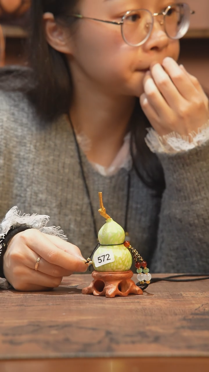 【闪购商品】572号-大漆飘漆小葫芦脖挂