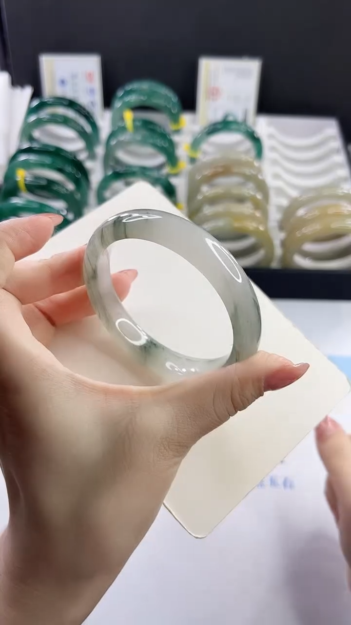 未镶嵌手镯石英质玉多样性发货L93