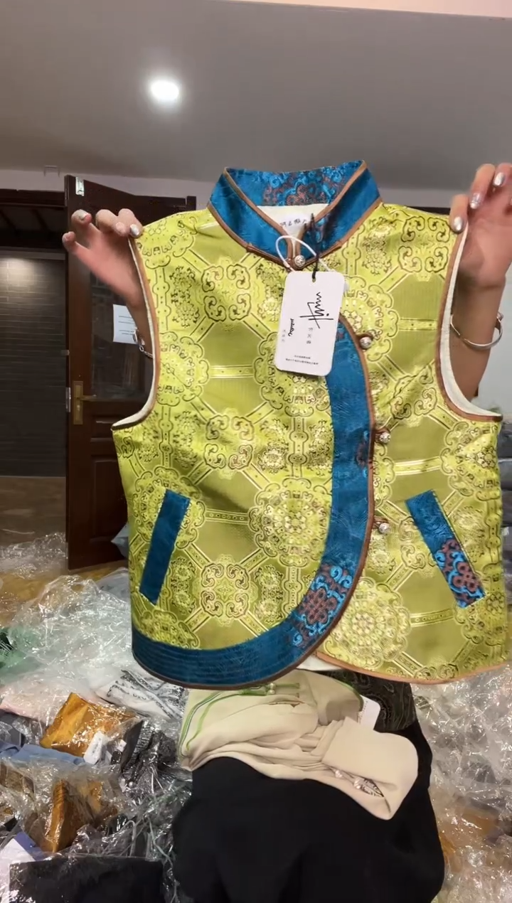 马甲       M码       80-110斤