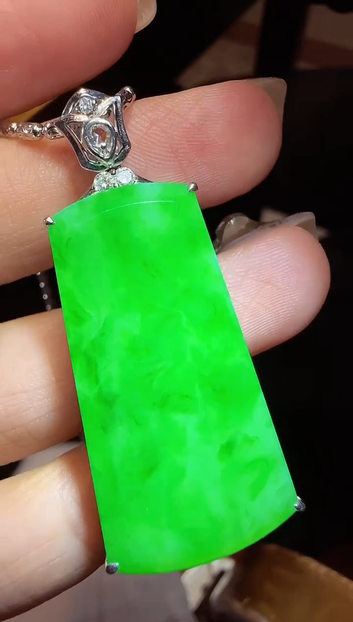 【闪购商品】翡翠吊坠(不含链)18K金镶嵌无事牌