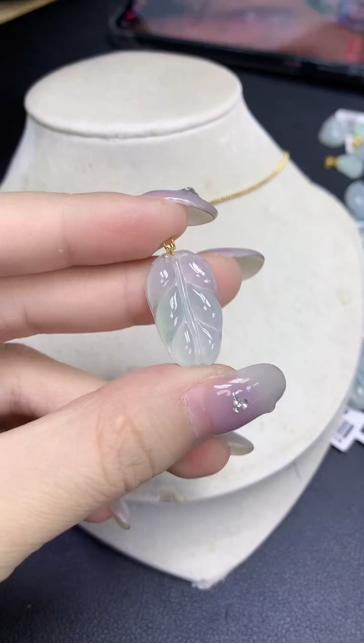 颈饰18K金镶嵌翡翠天然缅甸翡翠A货百元以上9元证书费自理