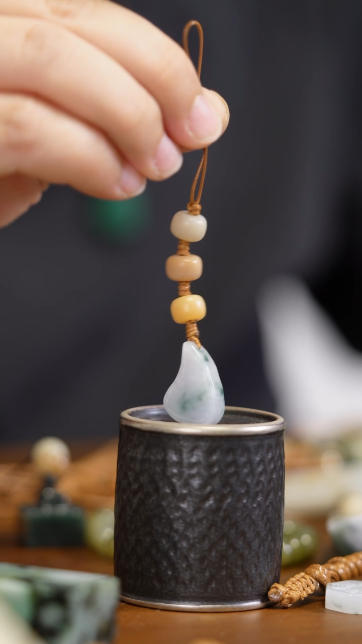 翡翠未镶嵌吊坠(不含链)手机绳