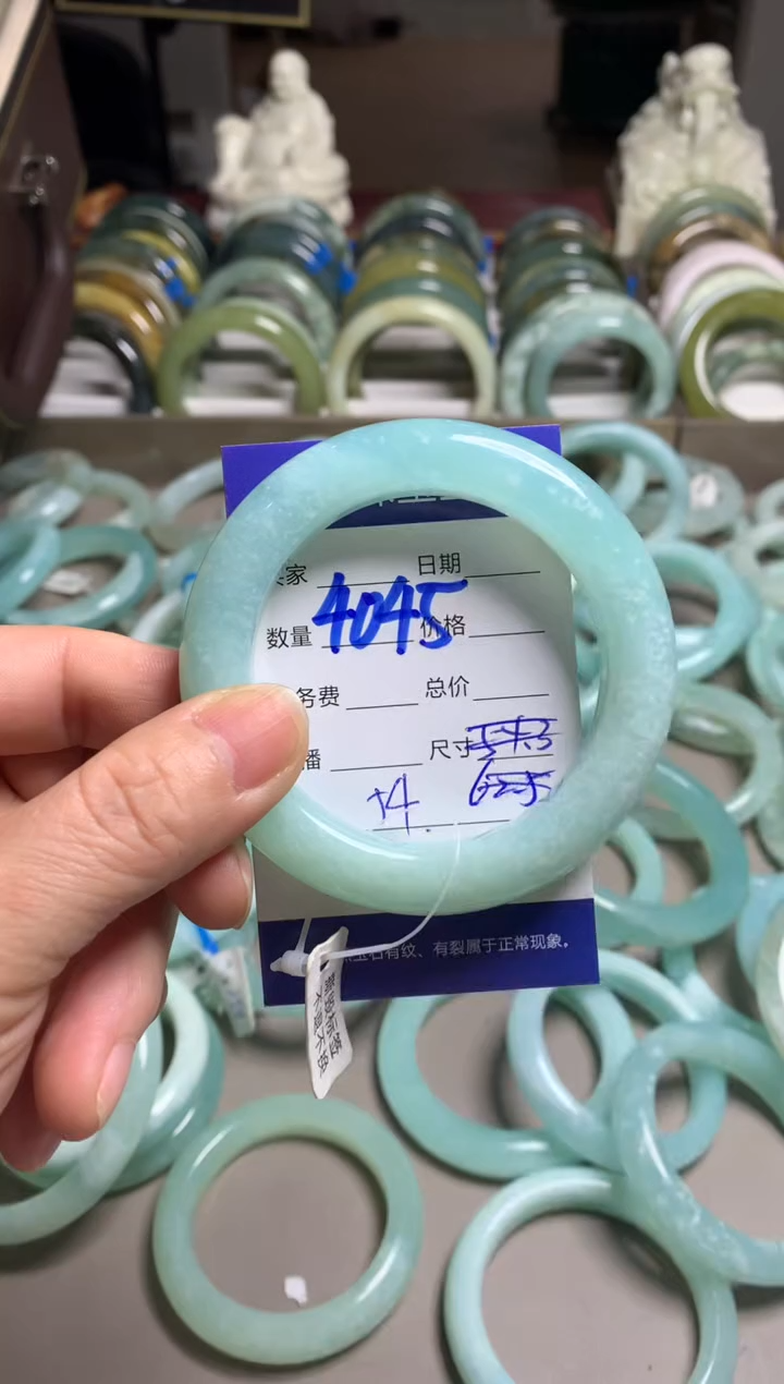 【闪购商品】蛇纹石玉手镯未镶嵌4045