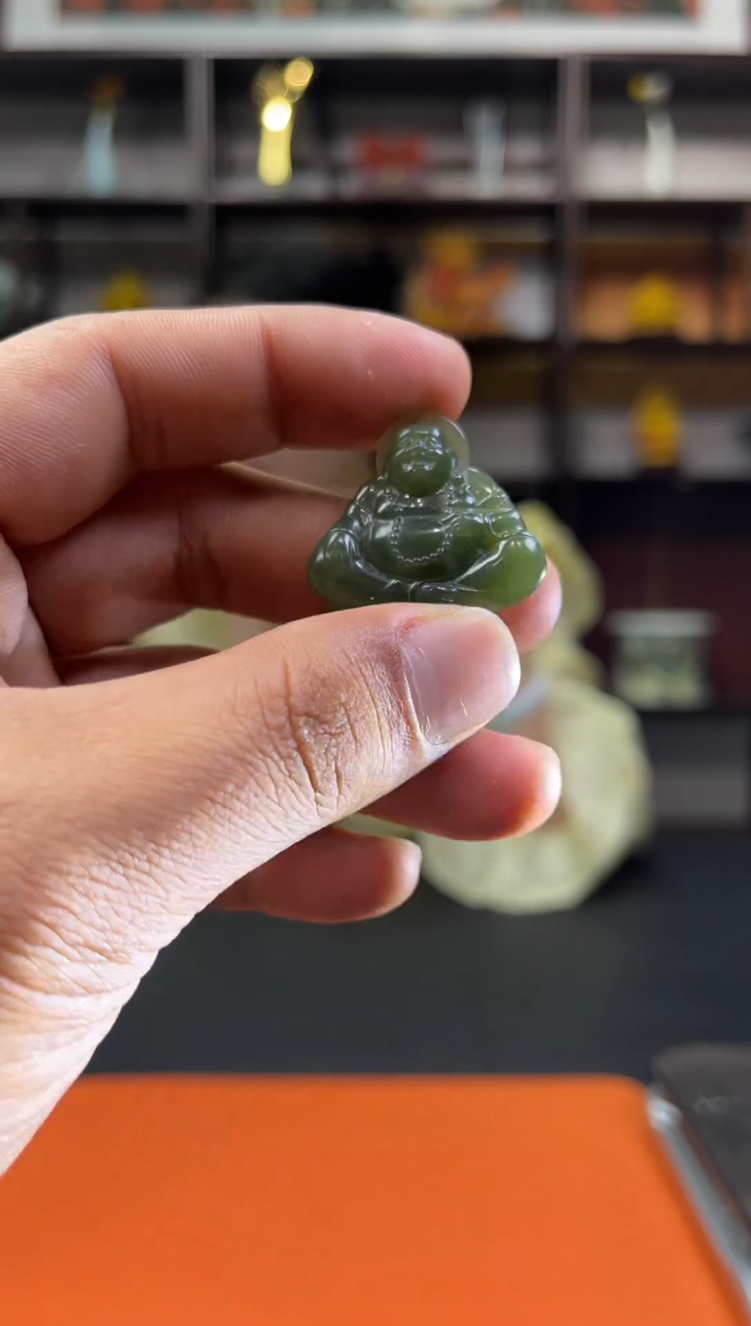 和田玉未镶嵌把件 