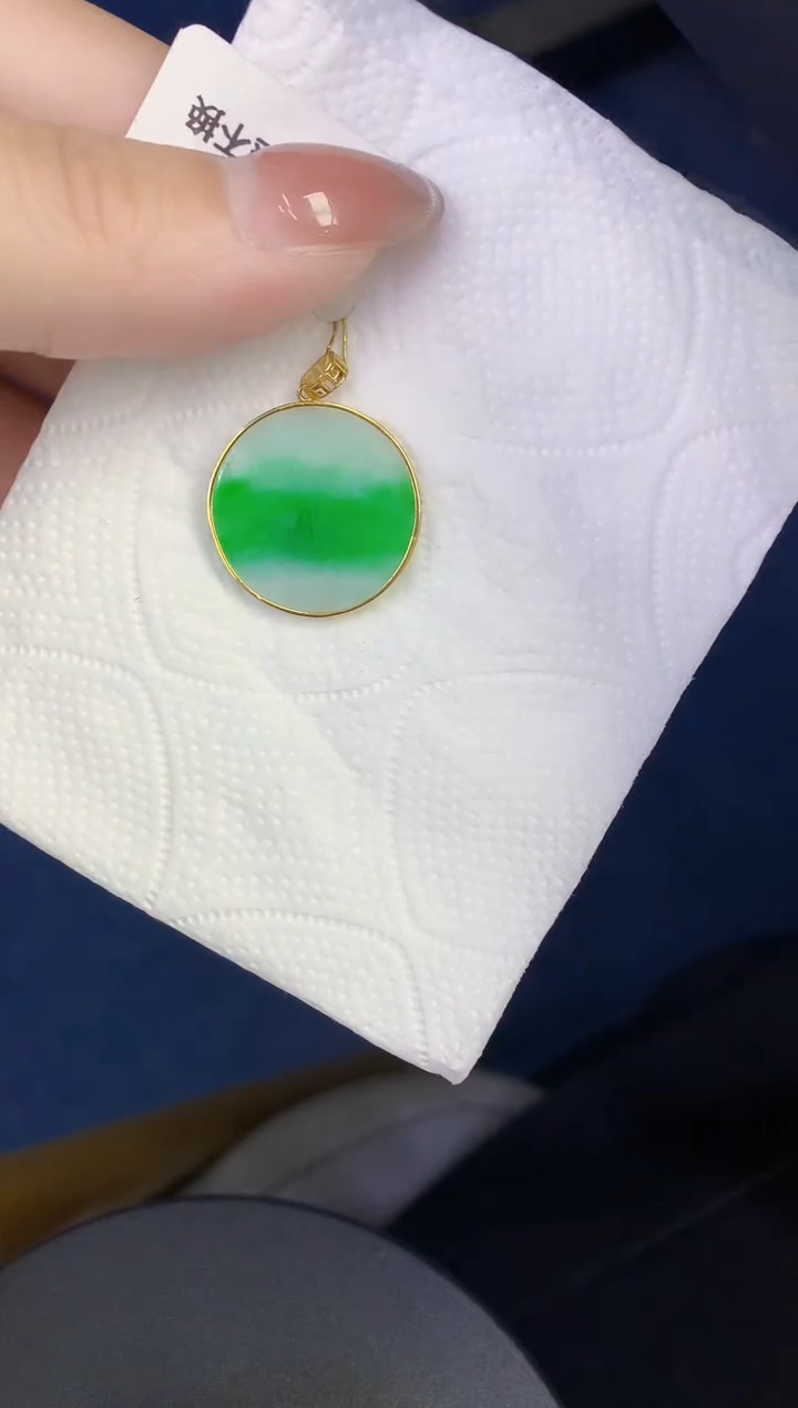 颈饰18K金镶嵌翡翠缅甸天然翡翠A货