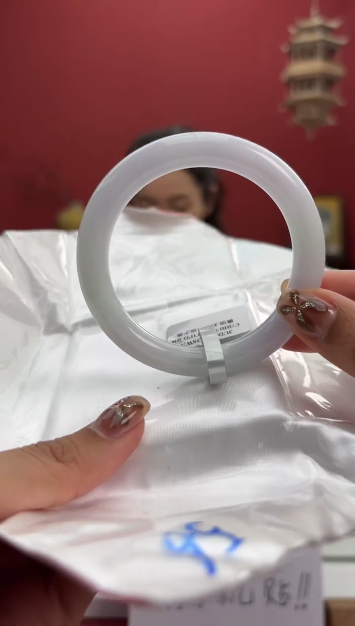 【闪购商品】翡翠手镯（圆镯）未镶嵌15手镯