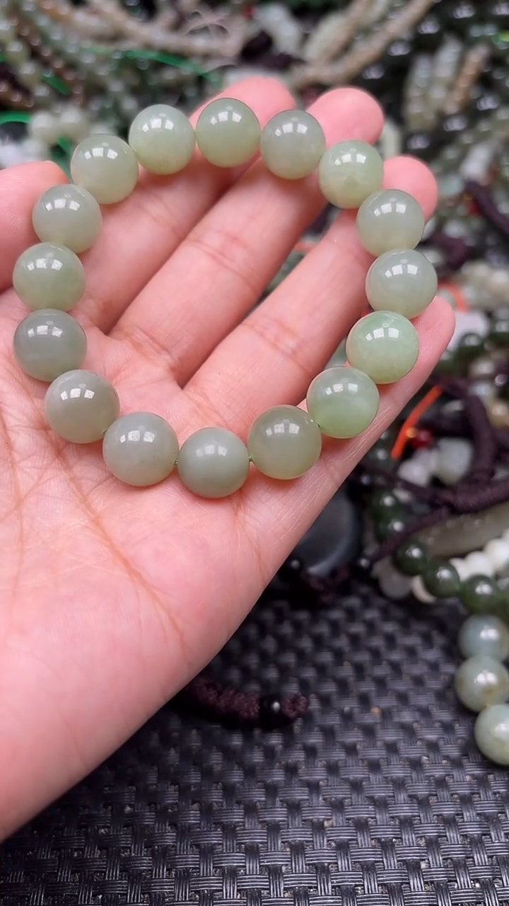 和田玉未镶嵌颈饰1