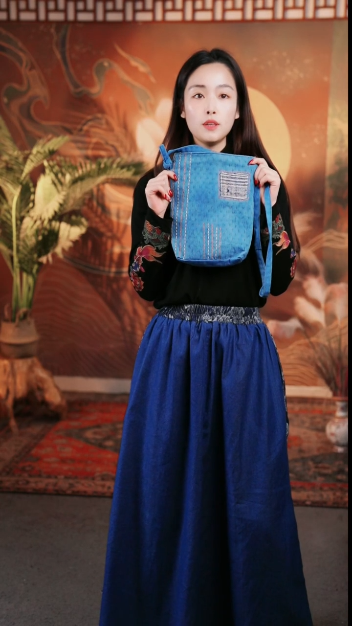 蓝色包包款式79米