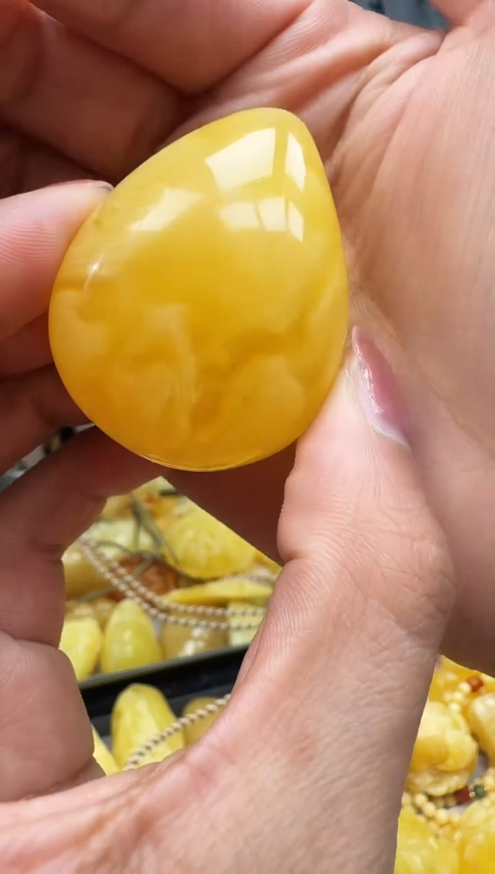 【闪购商品】琥珀裸石未镶嵌挂坠