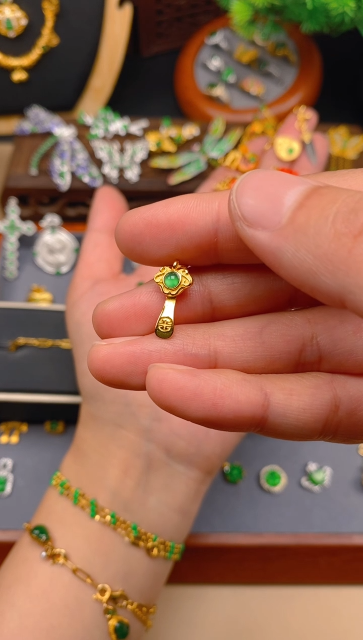 【闪购商品】翡翠吊坠(不含链)银S925镶嵌如意万能扣