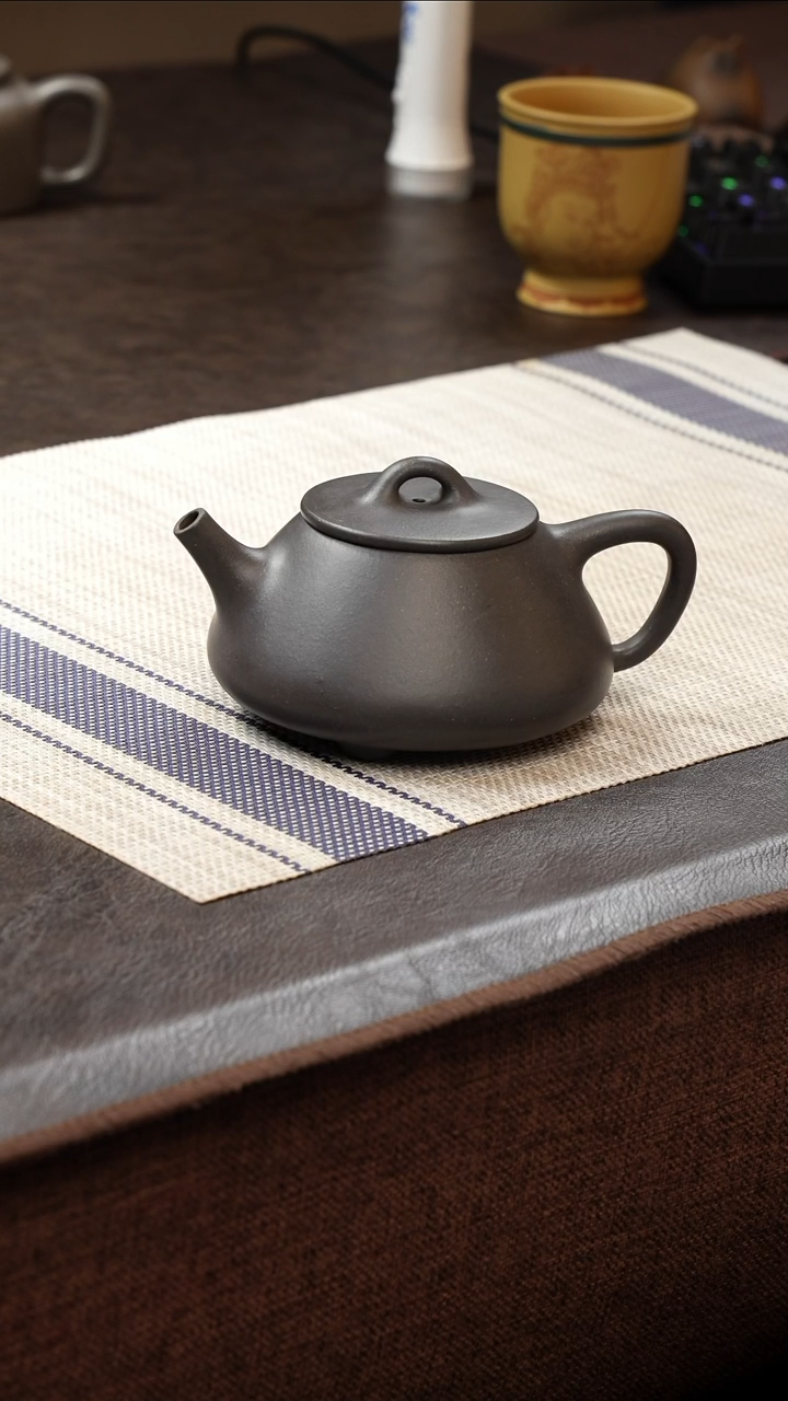 茶壶紫砂平盖石瓢 老天青泥