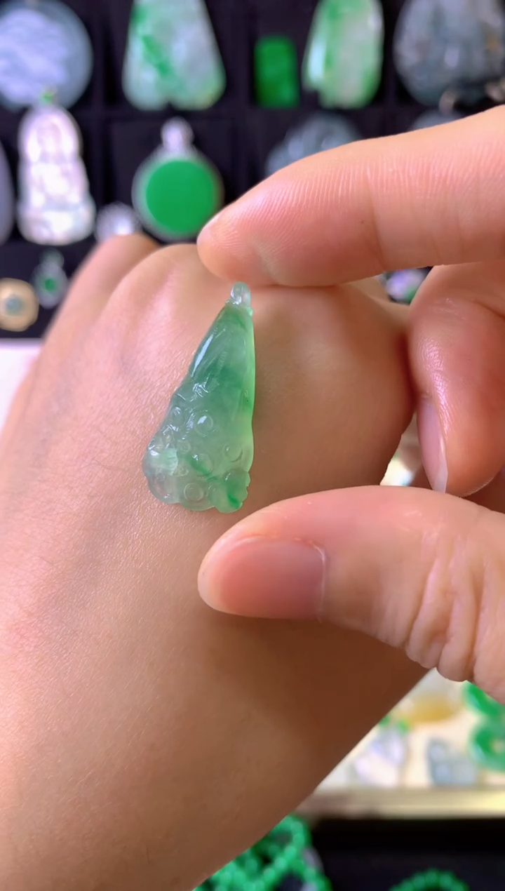 定制翡翠未镶嵌毛货抛光