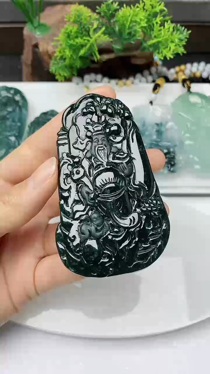 【闪购商品】翡翠颈饰未镶嵌          