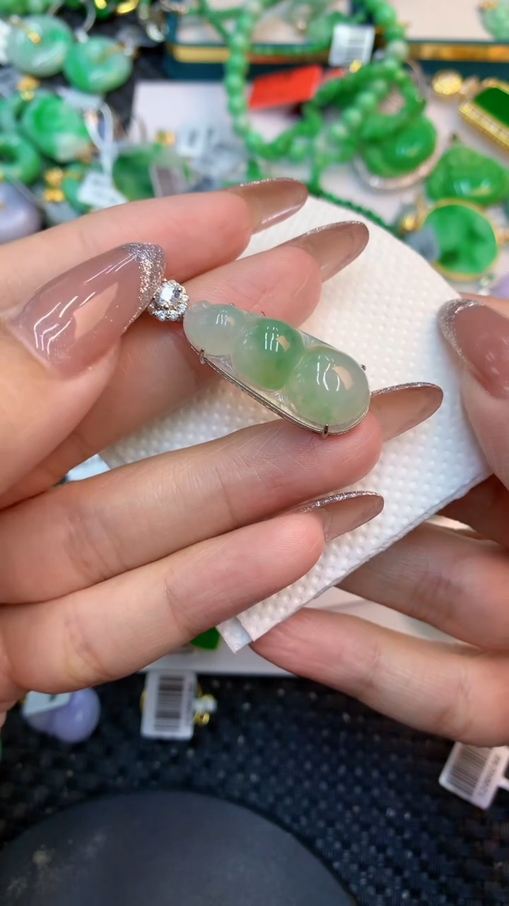 颈饰未镶嵌翡翠1