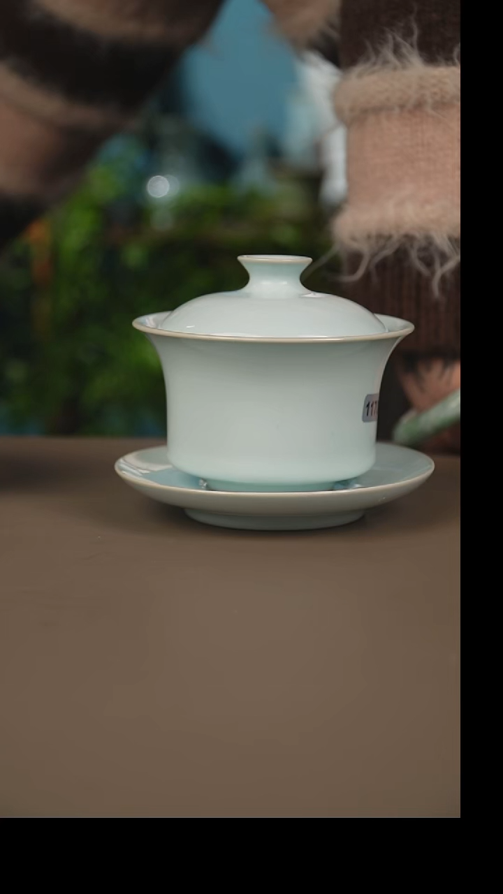 杯球****?省工郗奎奎月白盖碗微暇