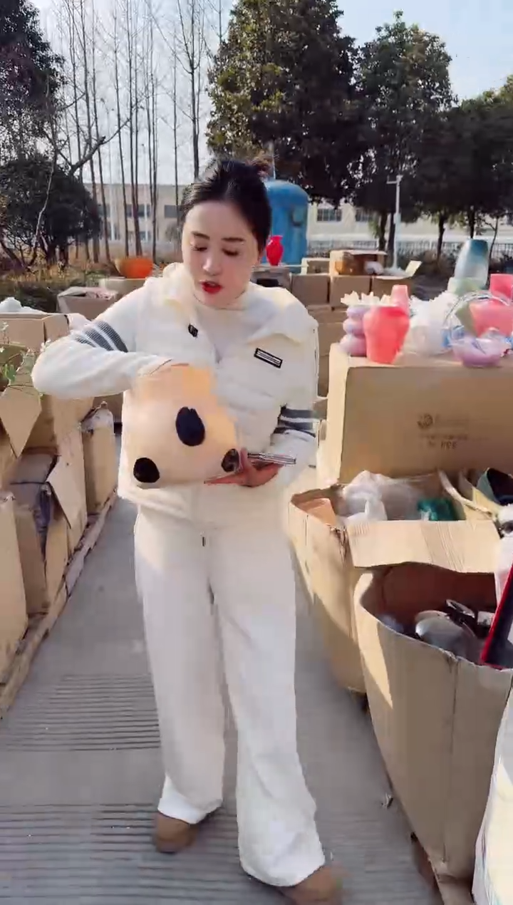 【闪购商品】玻璃安琪微瑕花瓶--7PQEE