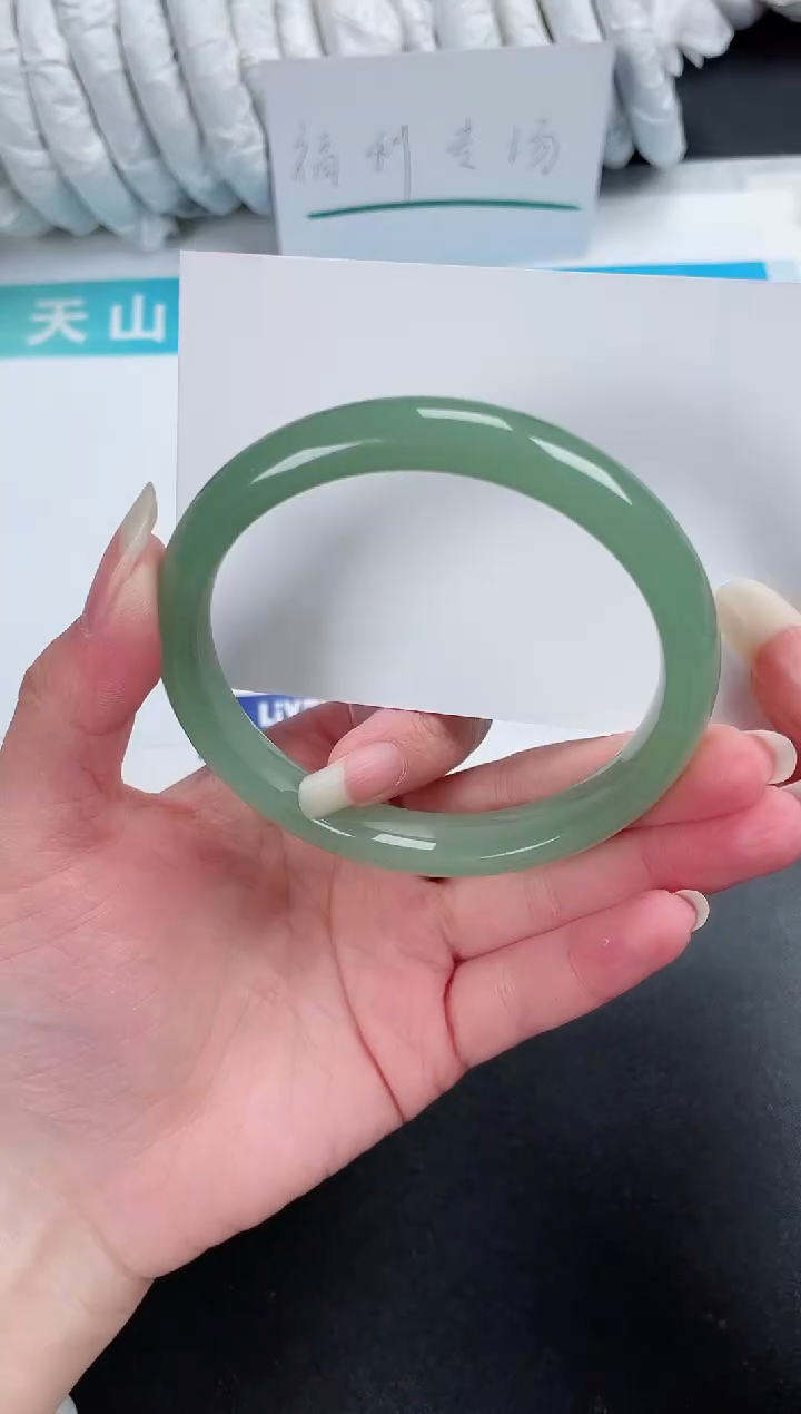 【闪购商品】石英质玉手镯未镶嵌421-64.5