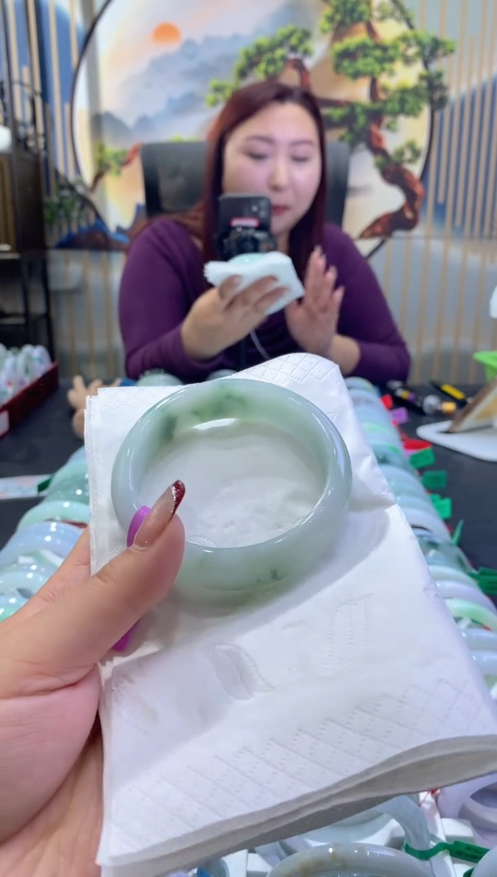 【闪购商品】翡翠手镯未镶嵌00005074