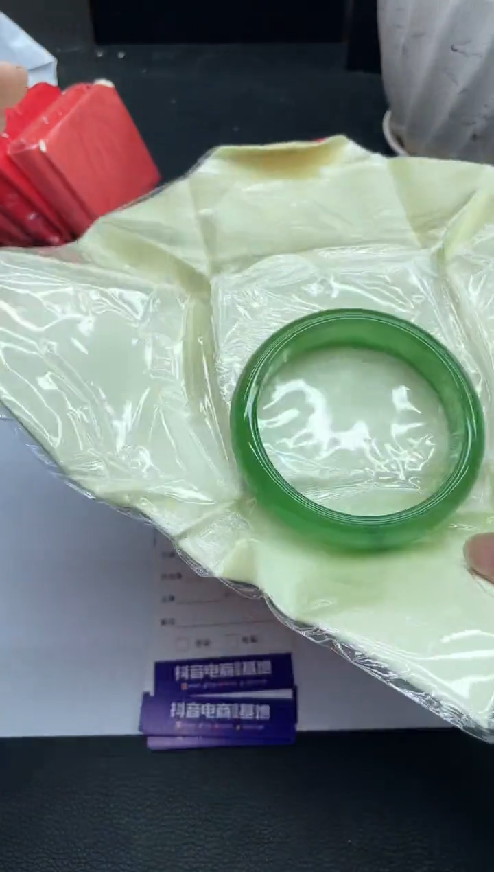 时尚冰透精品美人镯A66