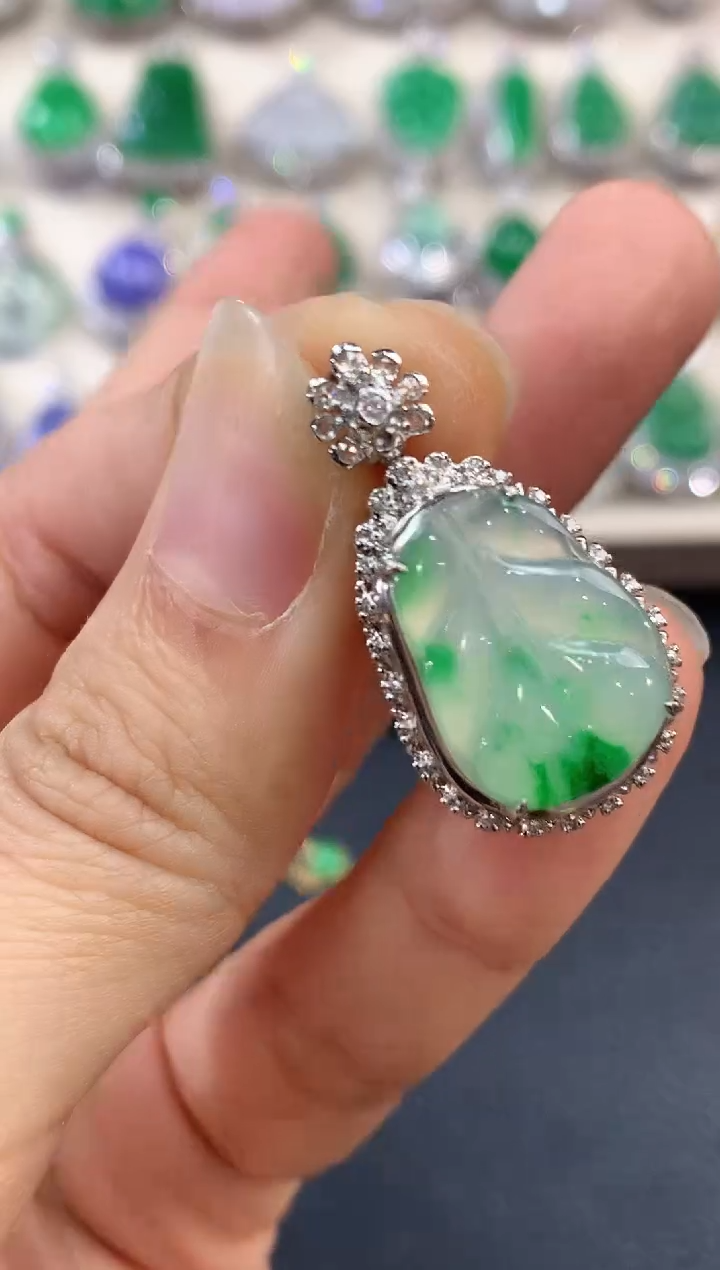 【闪购商品】翡翠吊坠(不含链)18K金镶嵌 C104