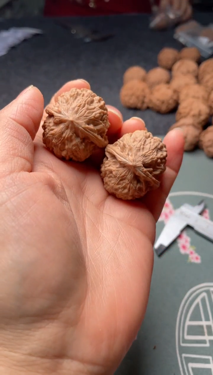 把件文玩核桃w107  黄松峪 38尺