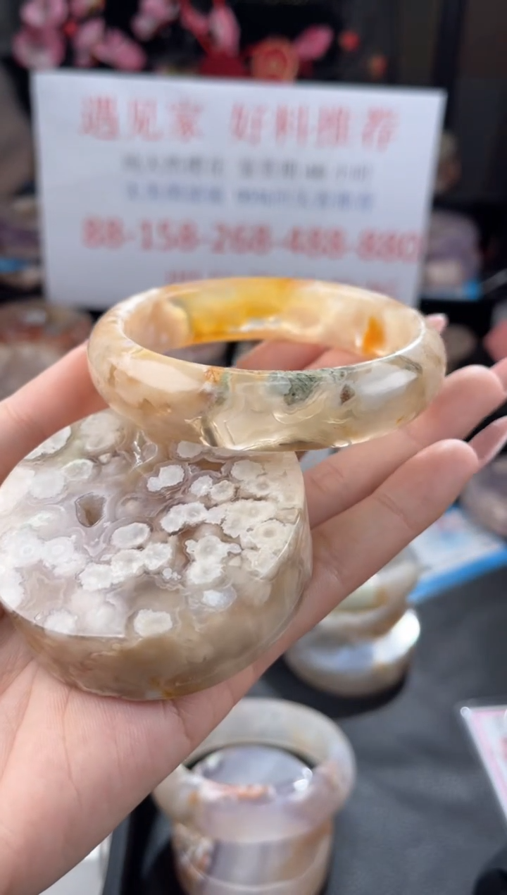 【闪购商品】石英质玉手镯未镶嵌60