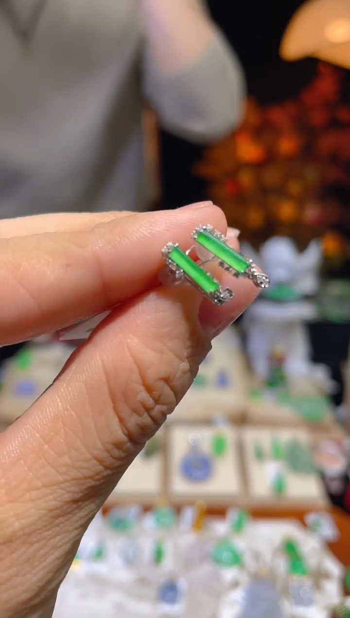 【闪购商品】翡翠颈饰18K金镶嵌假一赔三