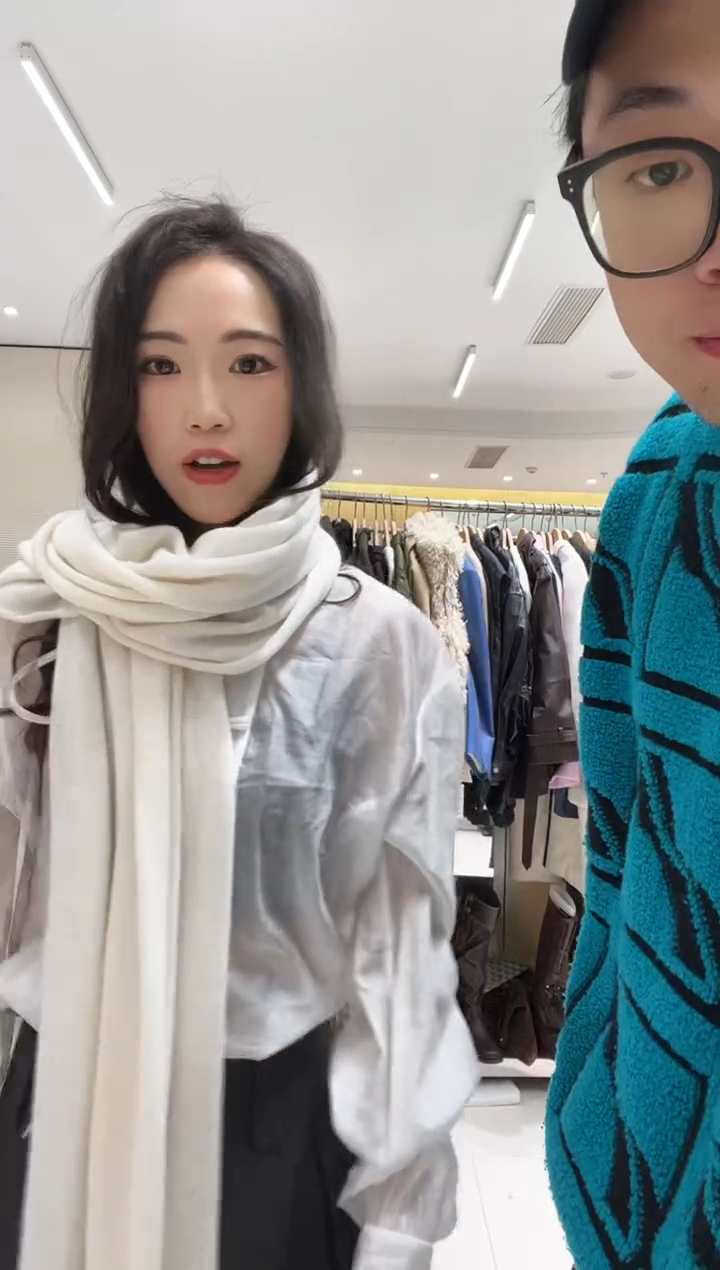 VIKTORIA  CHAN围巾 F最后一件