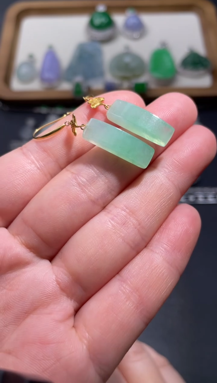 【闪购商品】翡翠耳饰18K金镶嵌17.........