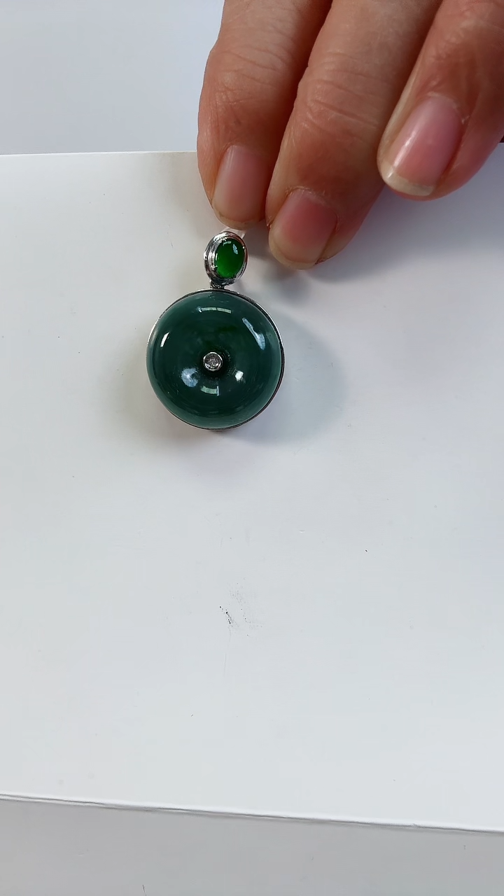 【闪购商品】翡翠颈饰18K金镶嵌吊坠