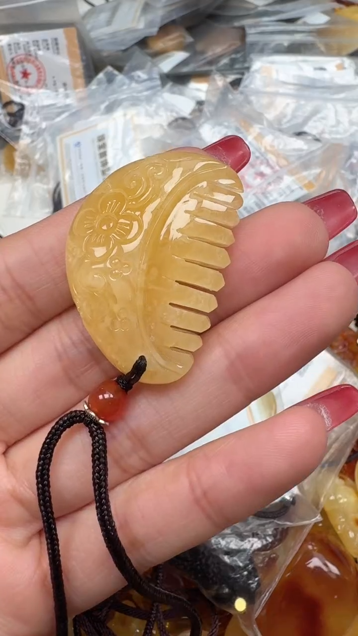 裸石琥珀未镶嵌如图