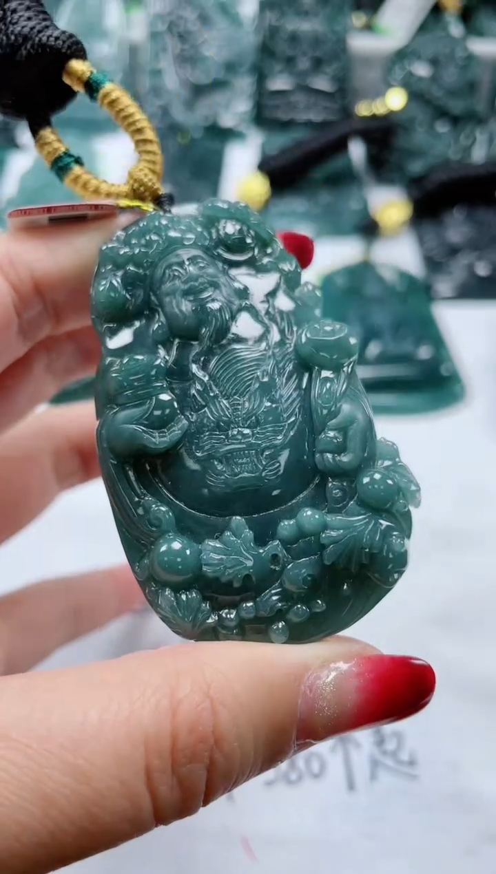 【闪购商品】翡翠颈饰未镶嵌              