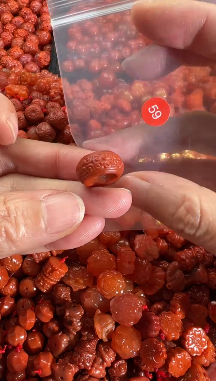 【闪购商品】南红玛瑙颈饰未镶嵌1