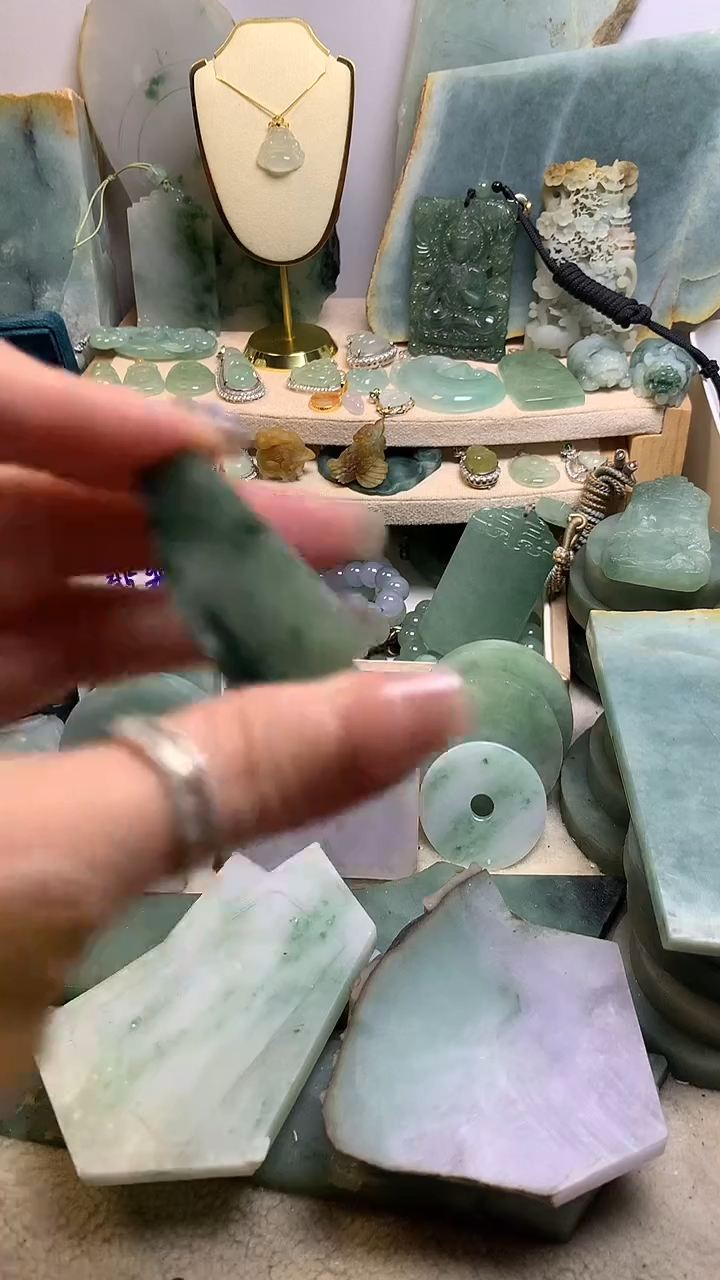【闪购商品】翡翠挂件未镶嵌缅甸A货翡翠，没有运费险