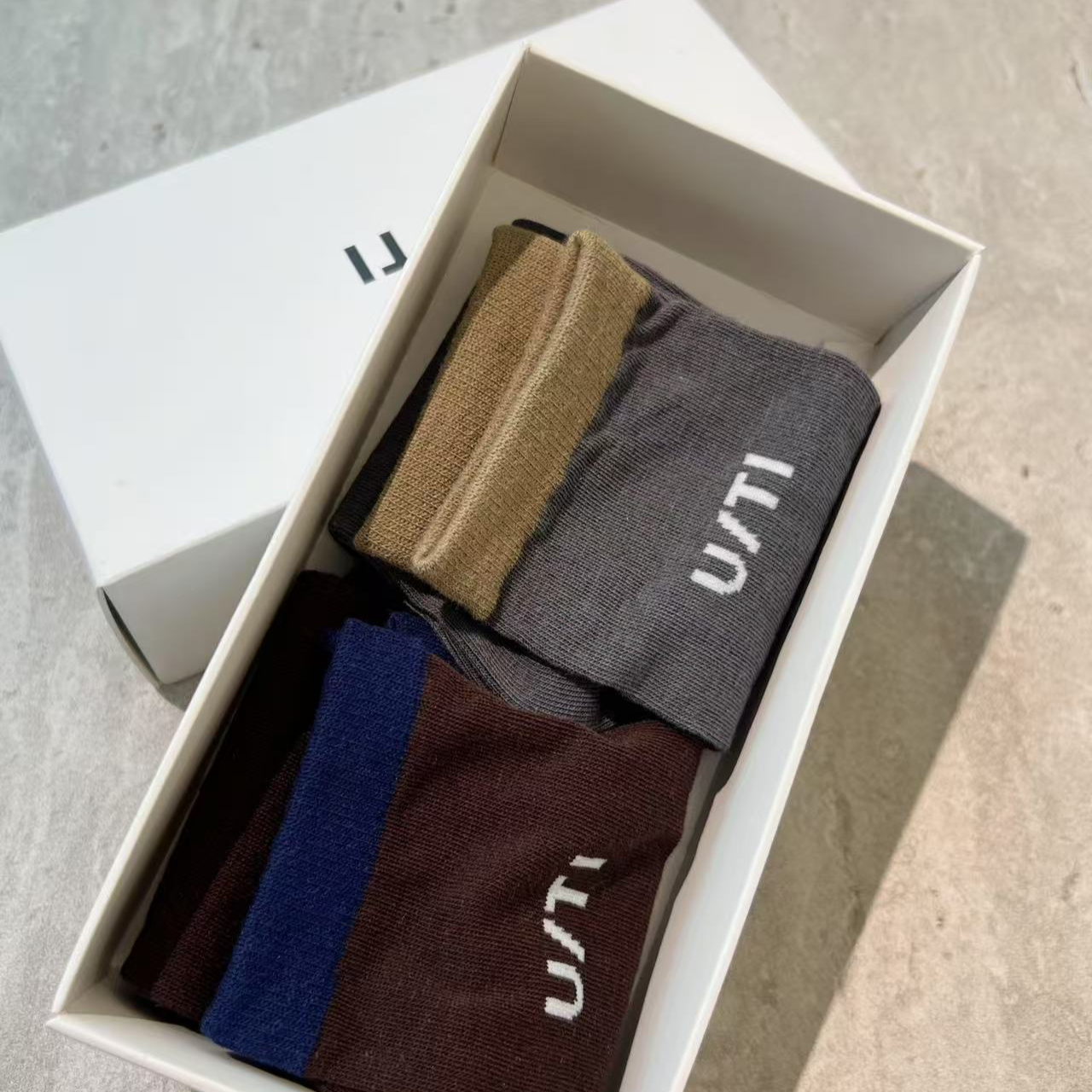 U/TI 定制周边两双装中筒袜百搭透气耐磨袜子礼盒
