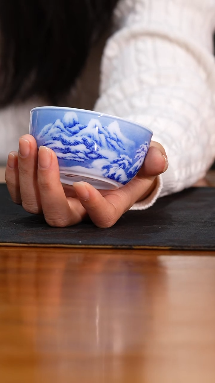 瓷瓷姑娘铭墨朗谷雪景杯