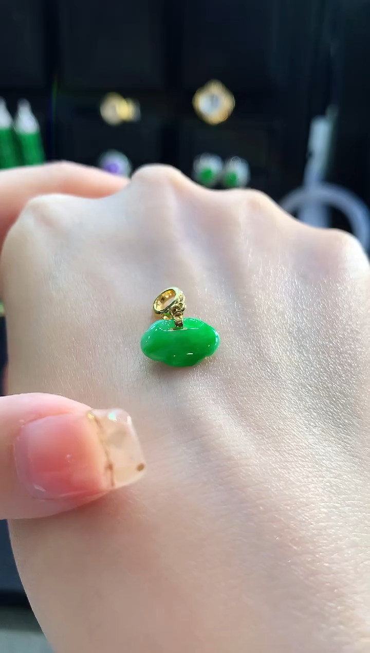 【闪购商品】翡翠颈饰18K金镶嵌吊坠