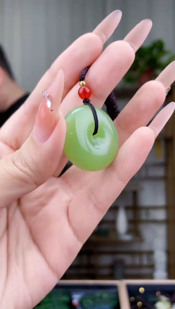 和田玉未镶嵌挂件拍一发一，多样性发货！