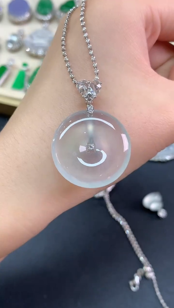 吊坠(不含链)18K金镶嵌翡翠吊坠(不含链)|39800