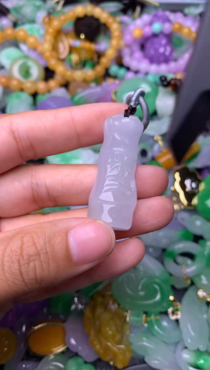 颈饰未镶嵌翡翠缅甸翡翠吊坠