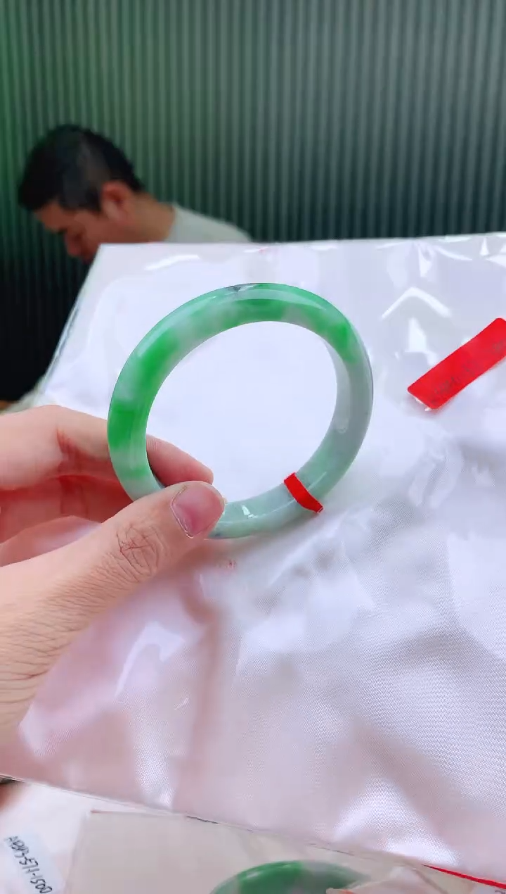 未镶嵌手镯翡翠57