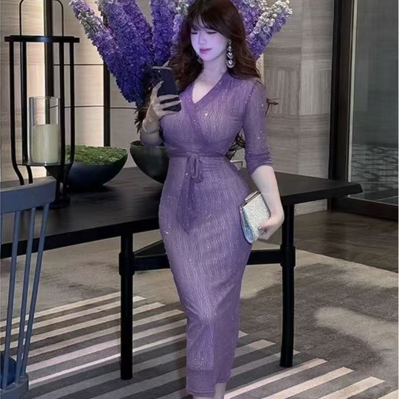 【璀璨星河】轻奢气质纹理收腰显瘦绑带闪闪性感纯欲烫钻V领连衣裙