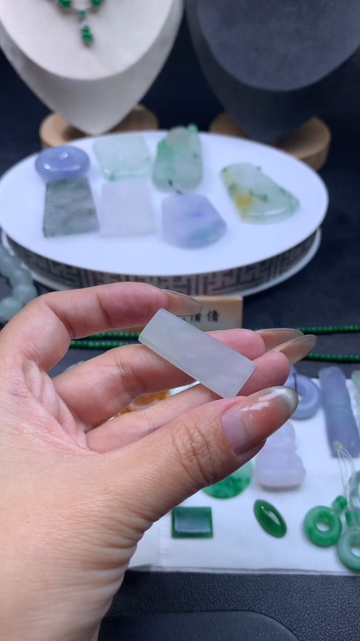 【闪购商品】定制翡翠未镶嵌翡翠